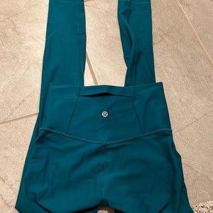 aqua green LULULEMON invigorate leggings